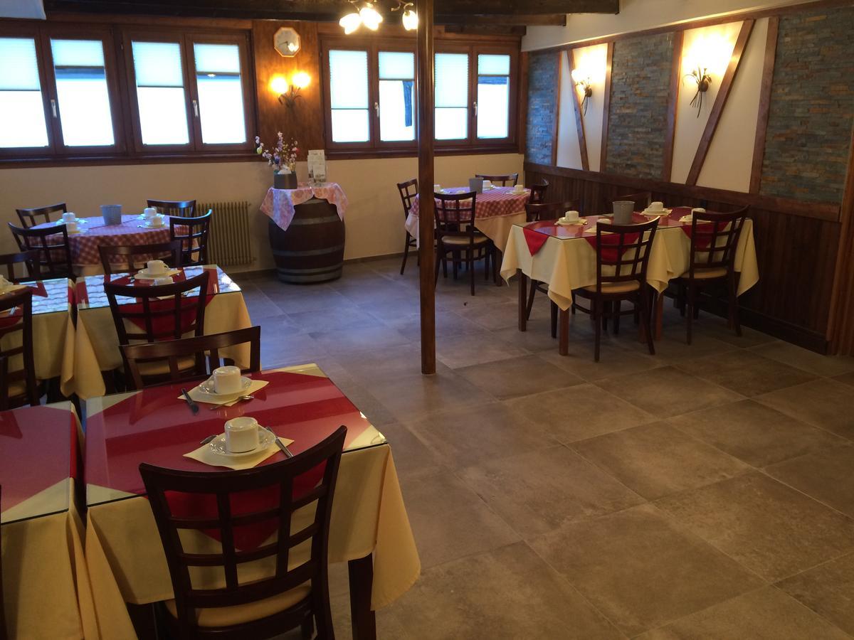 Auberge Des Trois Chateaux Eguisheim Kültér fotó